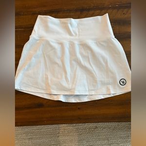 Vuori tennis skirt, size small